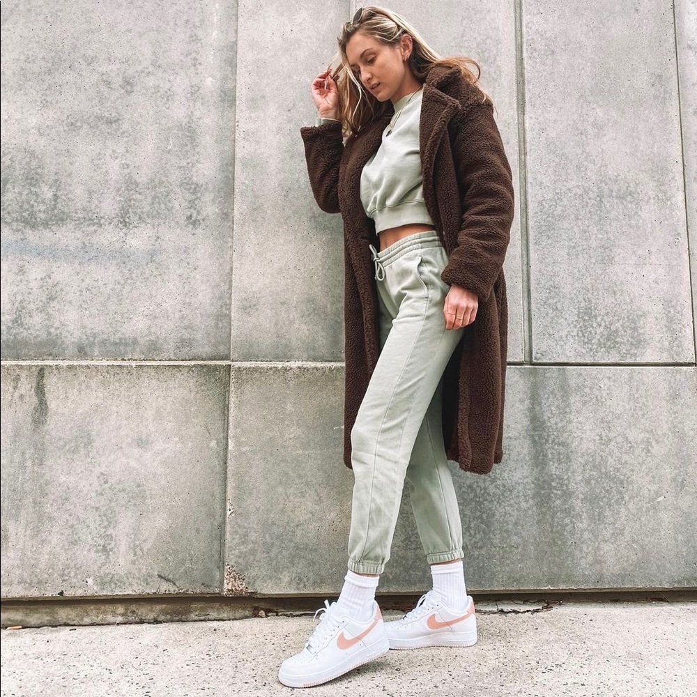 Aritzia Cozy Boyfriend Matching Set- Sweatpants & Sweatshirt